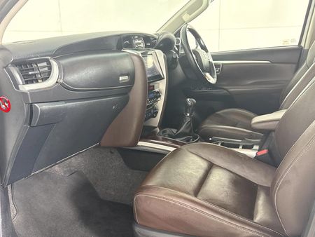 2016-Toyota-Fortuner-28-GD-6-4x4_8