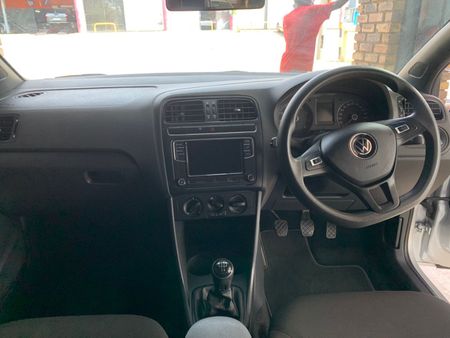 2024-Volkswagen-Polo-Vivo-14-Comfortline-5-dr_11
