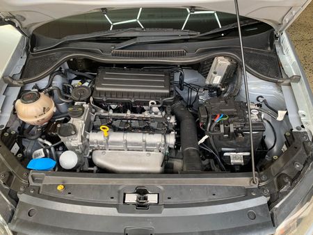 2024-Volkswagen-Polo-Vivo-14-Comfortline-5-dr_15