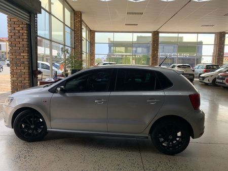 2024-Volkswagen-Polo-Vivo-14-Comfortline-5-dr_3