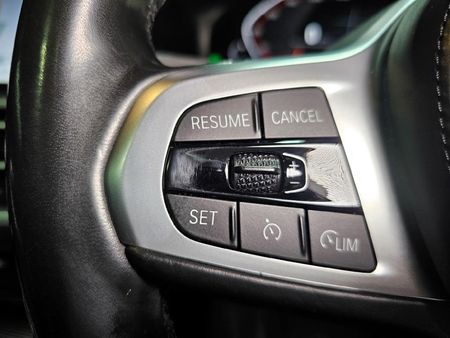 2021-BMW-3-Series-318i-M-Sport_15