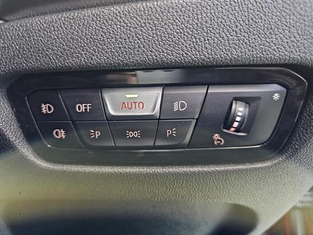 2021-BMW-3-Series-318i-M-Sport_17