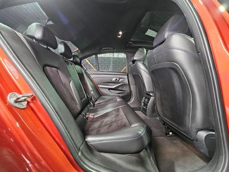 2021-BMW-3-Series-318i-M-Sport_21