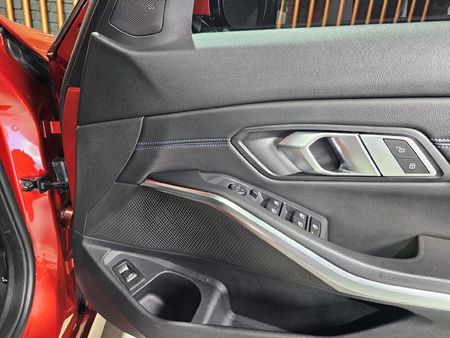 2021-BMW-3-Series-318i-M-Sport_7