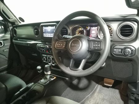 2024-Jeep-Wrangler_10