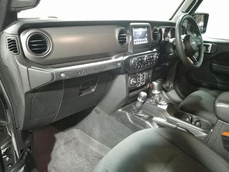 2024-Jeep-Wrangler_11