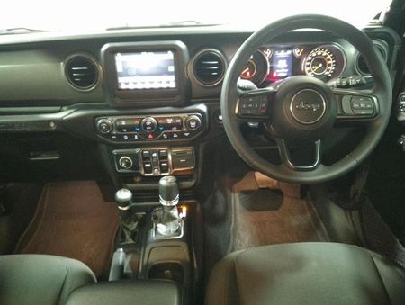 2024-Jeep-Wrangler_17