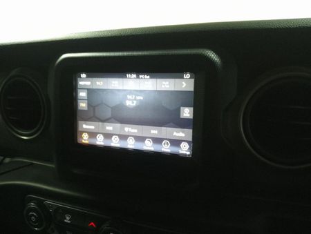 2024-Jeep-Wrangler_24