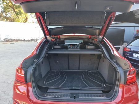 2017-BMW-X4-xDrive30d-M-Sport_14
