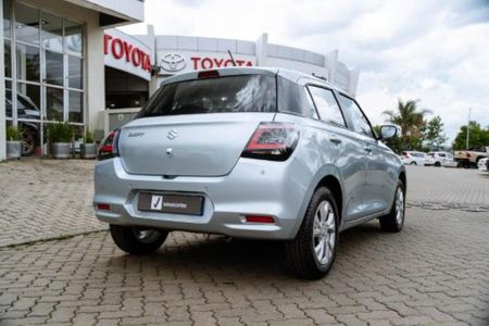 2025-Suzuki-Swift-12-GL_12
