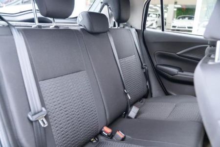 2025-Suzuki-Swift-12-GL_6
