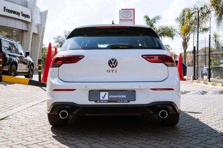 2023-Volkswagen-Golf-8-GTI-20-TSI-Auto_6