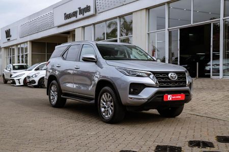 2022-Toyota-Fortuner-28-GD-6-Raised-Body-Auto_16