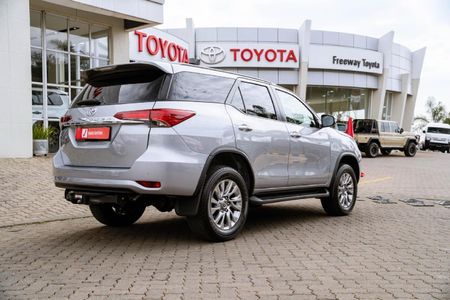 2022-Toyota-Fortuner-28-GD-6-Raised-Body-Auto_20