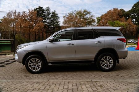 2022-Toyota-Fortuner-28-GD-6-Raised-Body-Auto_3