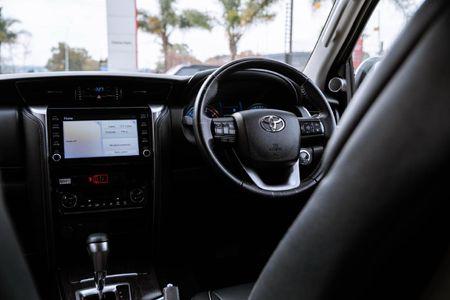 2022-Toyota-Fortuner-28-GD-6-Raised-Body-Auto_6