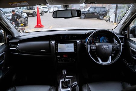 2022-Toyota-Fortuner-28-GD-6-Raised-Body-Auto_8
