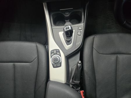 2017-BMW-1-Series-118i-5-dr-Auto_6