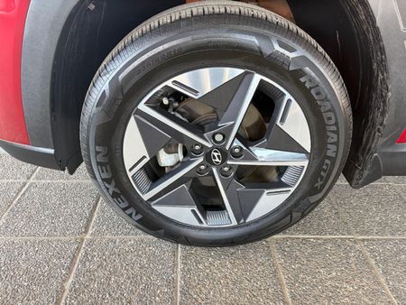 2025-Hyundai-Tucson-20-Premium-Auto_10