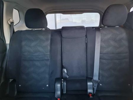 2016-Nissan-X-Trail-20-XE_13