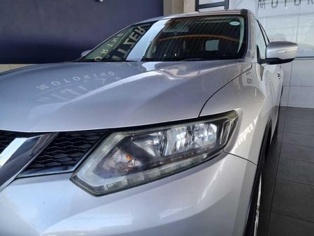 2016-Nissan-X-Trail-20-XE_4