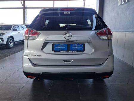 2016-Nissan-X-Trail-20-XE_6