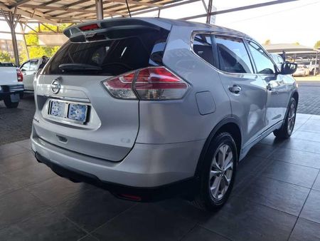 2016-Nissan-X-Trail-20-XE_7
