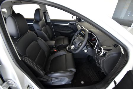 2026-MG-ZS-15-Delux-Auto_6