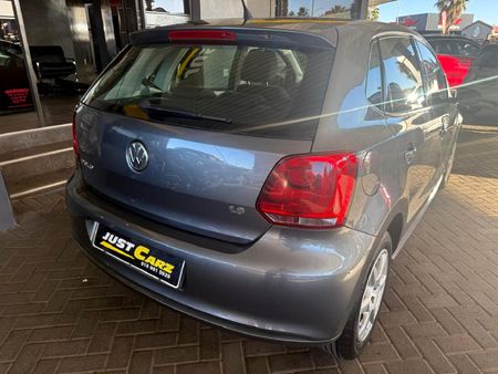 2014-Volkswagen-Polo-16-Comfortline-5-dr_4