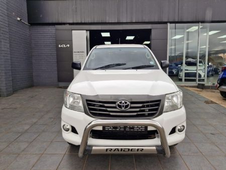 2015-Toyota-Hilux-25-D-4D-SRX-Xtra-Cab_2