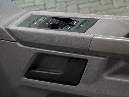 2024-Volkswagen-Kombi-T61-20-TDI-110kW-Auto-Trendline_20