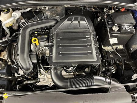 2025-Volkswagen-Taigo-10-TSI-Life-Auto_12