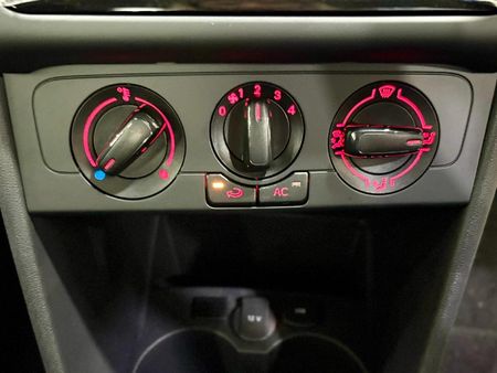 2026-Volkswagen-Polo-Vivo-14_5
