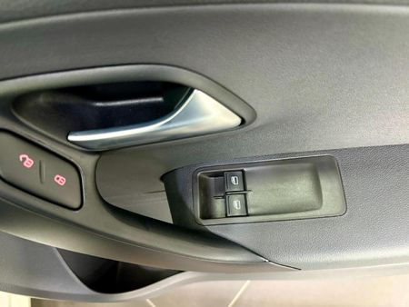 2026-Volkswagen-Polo-Vivo-14_6