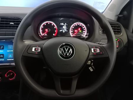 2026-Volkswagen-Polo-Vivo-16-Life_10
