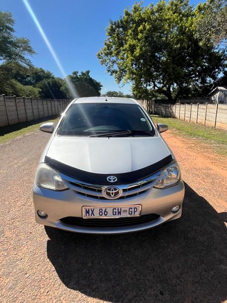 2014-Toyota-Etios-15-Xi-5-dr_0