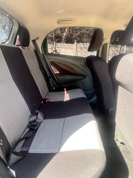 2014-Toyota-Etios-15-Xi-5-dr_9