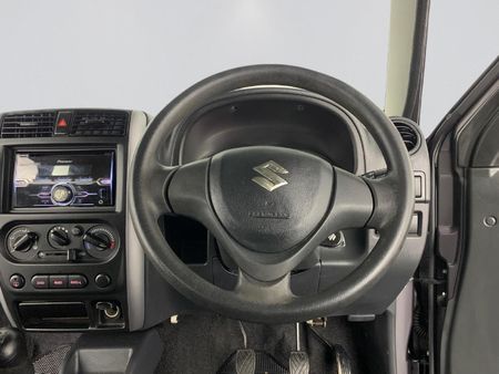 2016-Suzuki-Jimny-13_14