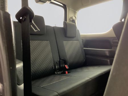 2016-Suzuki-Jimny-13_18