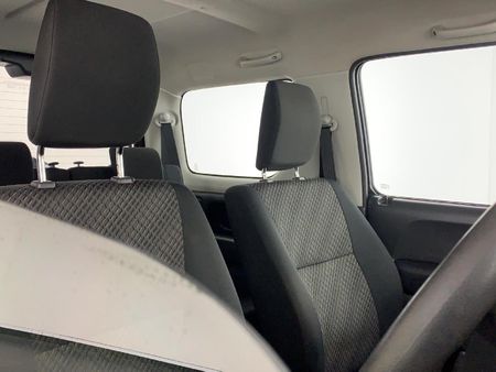 2016-Suzuki-Jimny-13_8