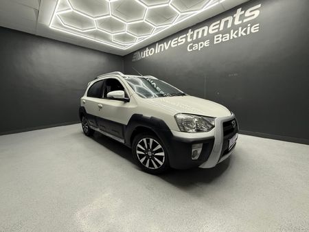 2015-Toyota-Etios-Cross-15-XS-5-dr_0