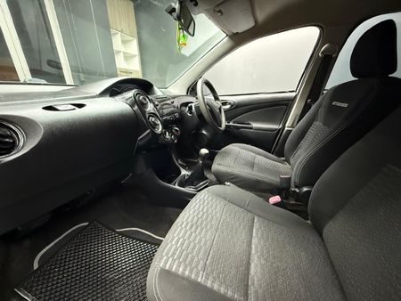 2015-Toyota-Etios-Cross-15-XS-5-dr_8