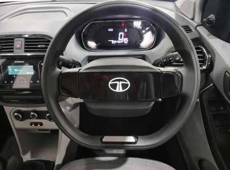 2026-TATA-Tiago-12-XM_13