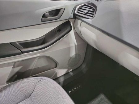 2026-TATA-Tiago-12-XM_8