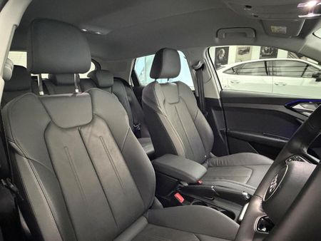 2025-Audi-A1-Sportback-30-TFSI-Black-Edition-S-Tronic_1