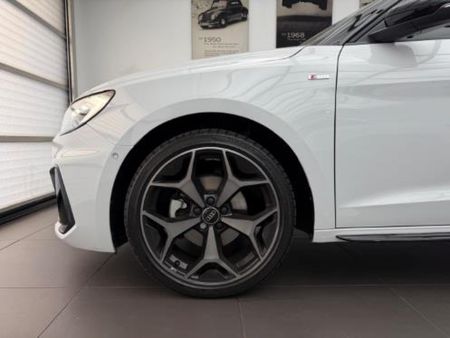 2025-Audi-A1-Sportback-30-TFSI-Black-Edition-S-Tronic_6