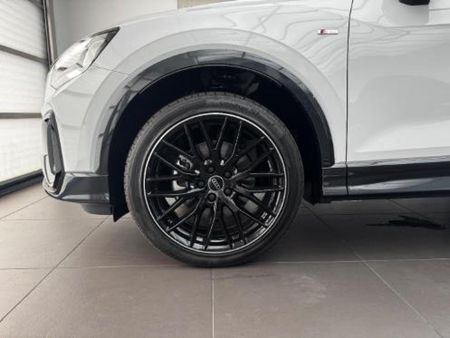 2026-Audi-Q2-35TFSI-Black-Edition_1