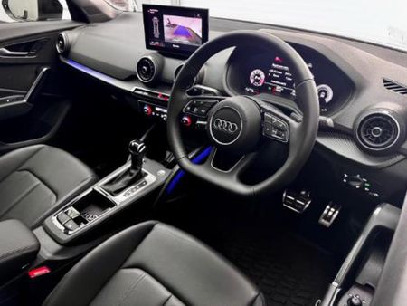 2026-Audi-Q2-35TFSI-Black-Edition_8