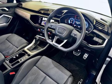 2026-Audi-Q3-Sportback-35TDI-Black-Edition_8