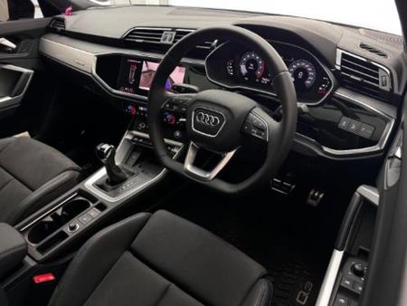 2026-Audi-Q3-Sportback-Black-Edition-35-TFSI_6